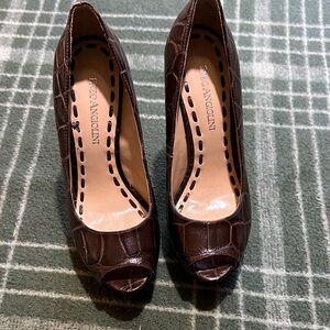 Enzo Angiolini Brown Peep-Toe Pumps size 4
